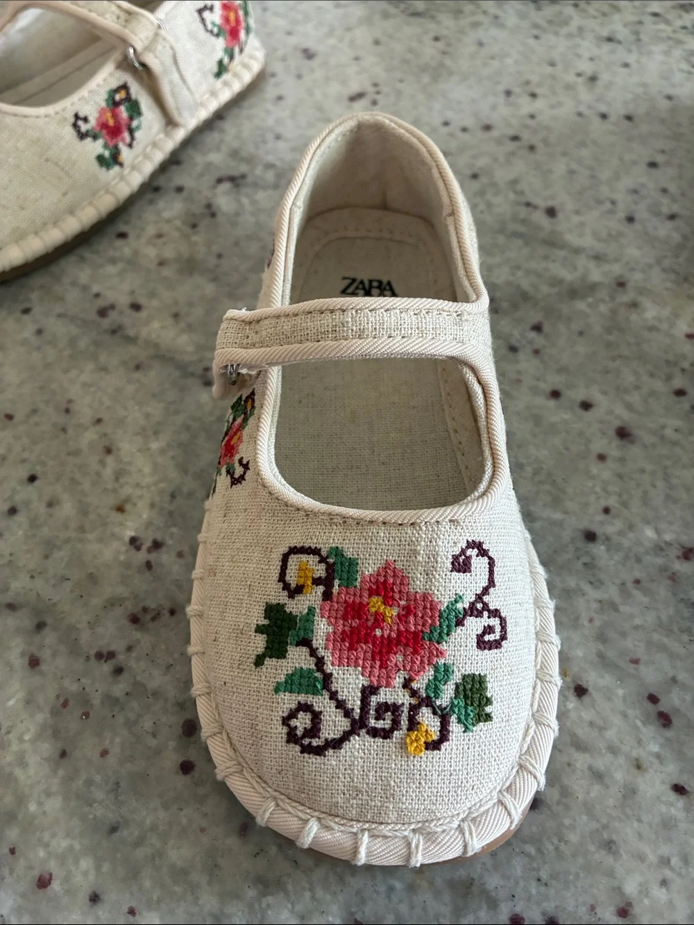 ZARA Cream Floral Embroidered Mary Jane Shoes